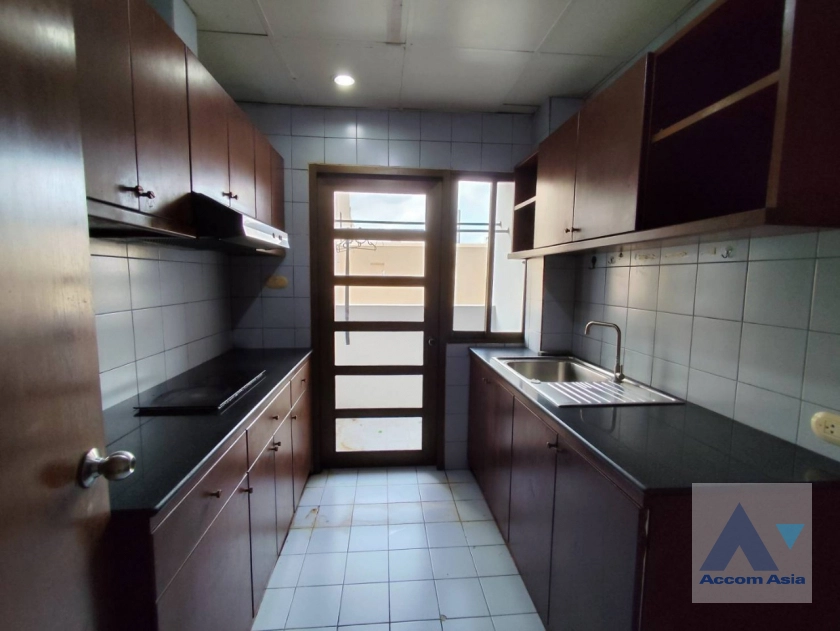  3 Bedrooms  Condominium For Sale in Sukhumvit, Bangkok  near BTS Thong Lo (AA41749)