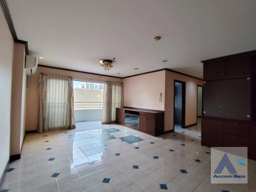  3 Bedrooms  Condominium For Sale in Sukhumvit, Bangkok  near BTS Thong Lo (AA41749)