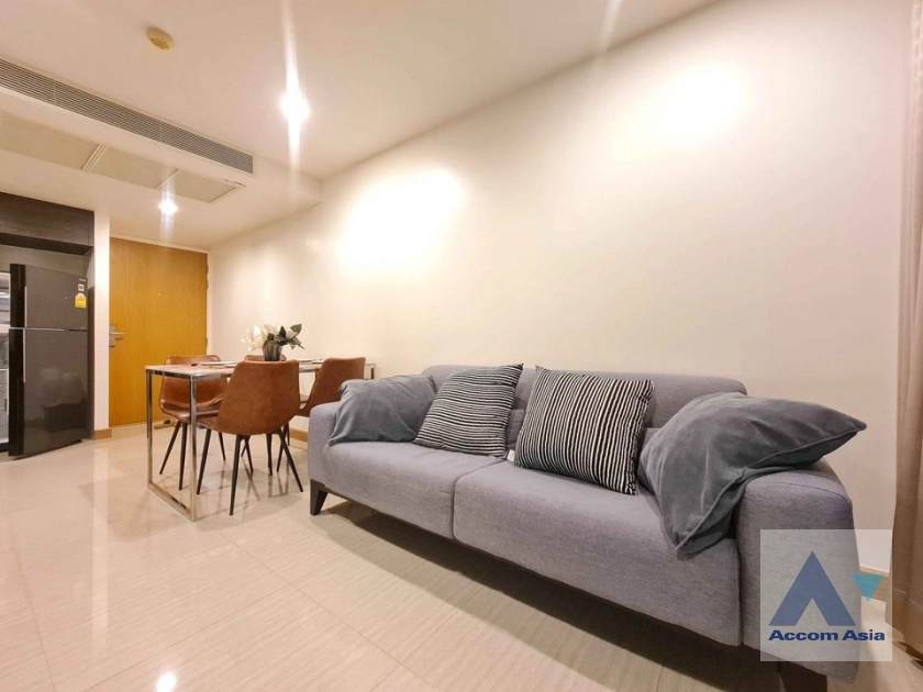  2 Bedrooms  Condominium For Sale in Sukhumvit, Bangkok  near BTS Phrom Phong (AA41770)