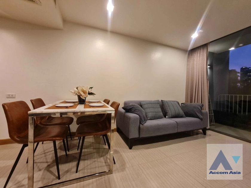  2 Bedrooms  Condominium For Sale in Sukhumvit, Bangkok  near BTS Phrom Phong (AA41770)