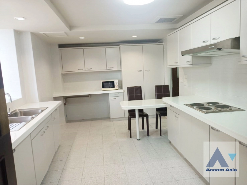  3 Bedrooms  Condominium For Rent in Sukhumvit, Bangkok  near BTS Phrom Phong (AA41774)