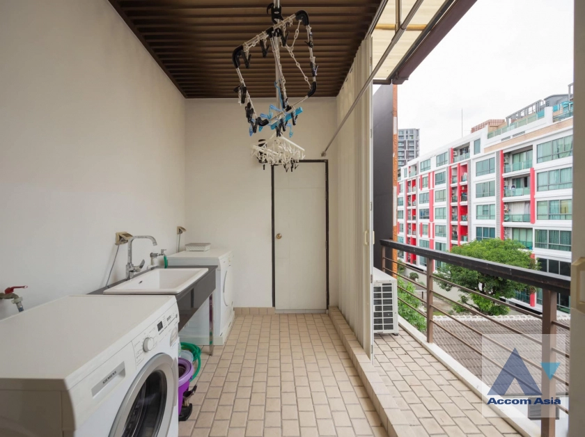 12  2 br House For Sale in Sukhumvit ,Bangkok BTS Phra khanong at Residence Sukhumvit 65 AA41776