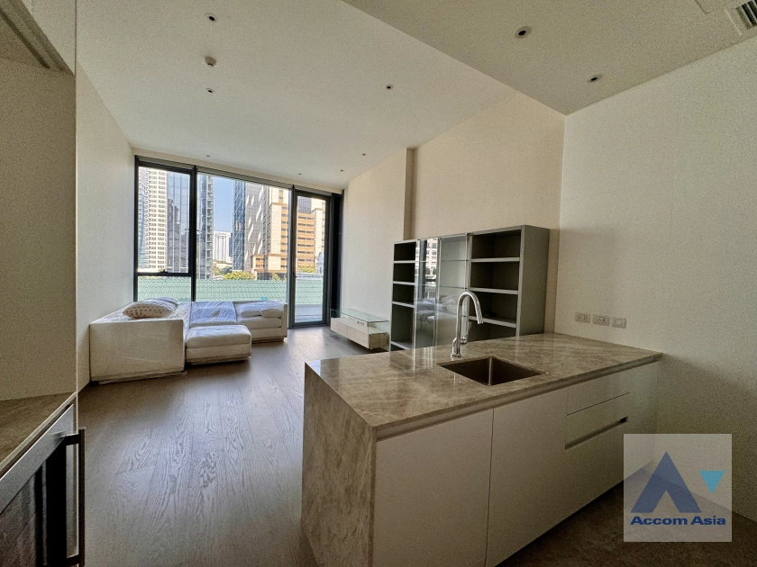  1 Bedroom  Condominium For Rent in Ploenchit, Bangkok  near BTS Chitlom (AA41781)