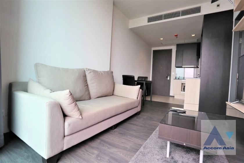  1 Bedroom  Condominium For Sale in Sukhumvit, Bangkok  near BTS Asok - MRT Sukhumvit (AA41784)