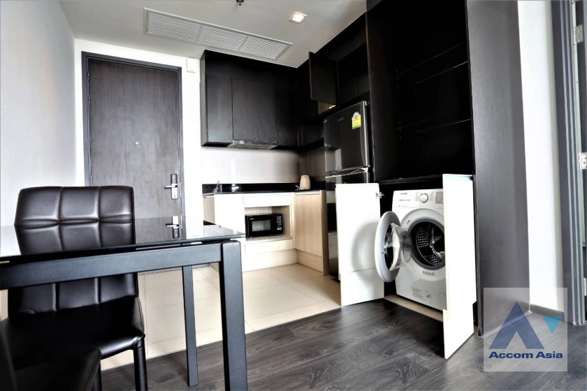  1 Bedroom  Condominium For Sale in Sukhumvit, Bangkok  near BTS Asok - MRT Sukhumvit (AA41784)