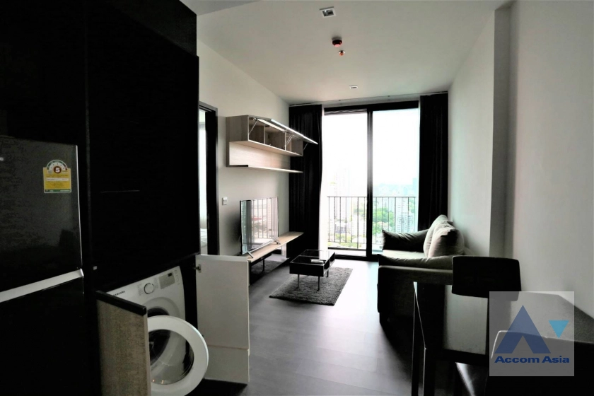  1 Bedroom  Condominium For Sale in Sukhumvit, Bangkok  near BTS Asok - MRT Sukhumvit (AA41784)