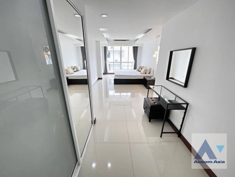  3 Bedrooms  Condominium For Rent in Sukhumvit, Bangkok  near BTS On Nut (AA41797)