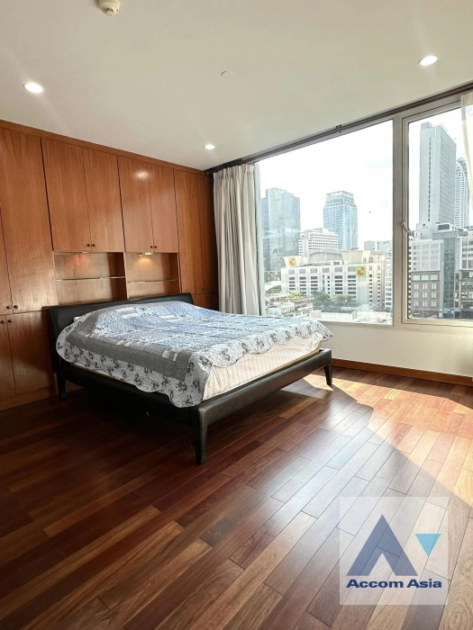  2 Bedrooms  Condominium For Rent in Ploenchit, Bangkok  near BTS Chitlom (AA41799)