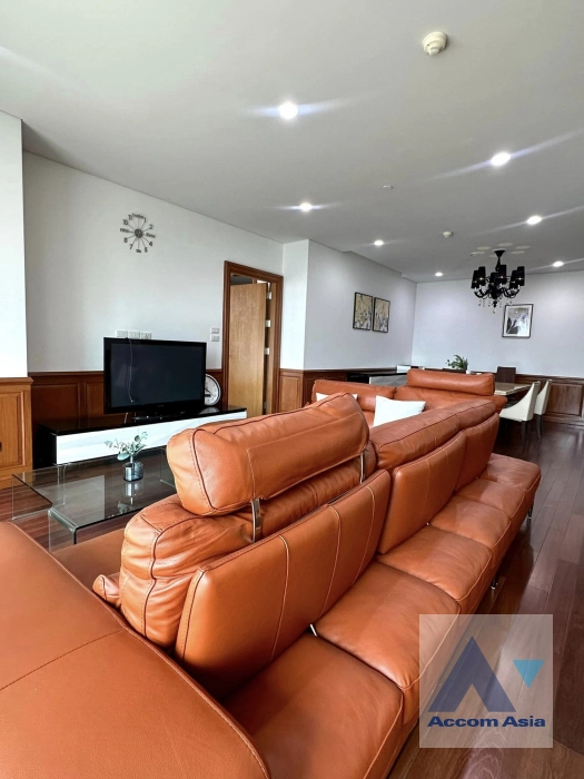  2 Bedrooms  Condominium For Rent in Ploenchit, Bangkok  near BTS Chitlom (AA41799)