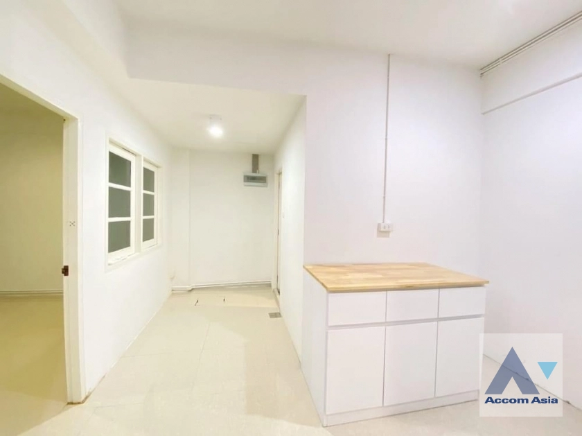 5  1 br Townhouse For Rent in sukhumvit ,Bangkok BTS Ekkamai AA41809