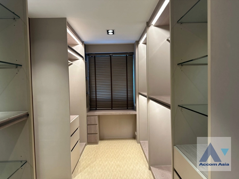 15  3 br Condominium For Sale in Ploenchit ,Bangkok BTS Ploenchit at Ploenchit Terrace AA41811