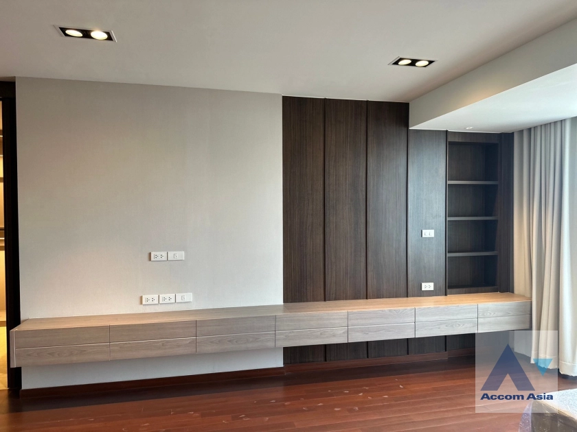 9  3 br Condominium For Sale in Ploenchit ,Bangkok BTS Ploenchit at Ploenchit Terrace AA41811