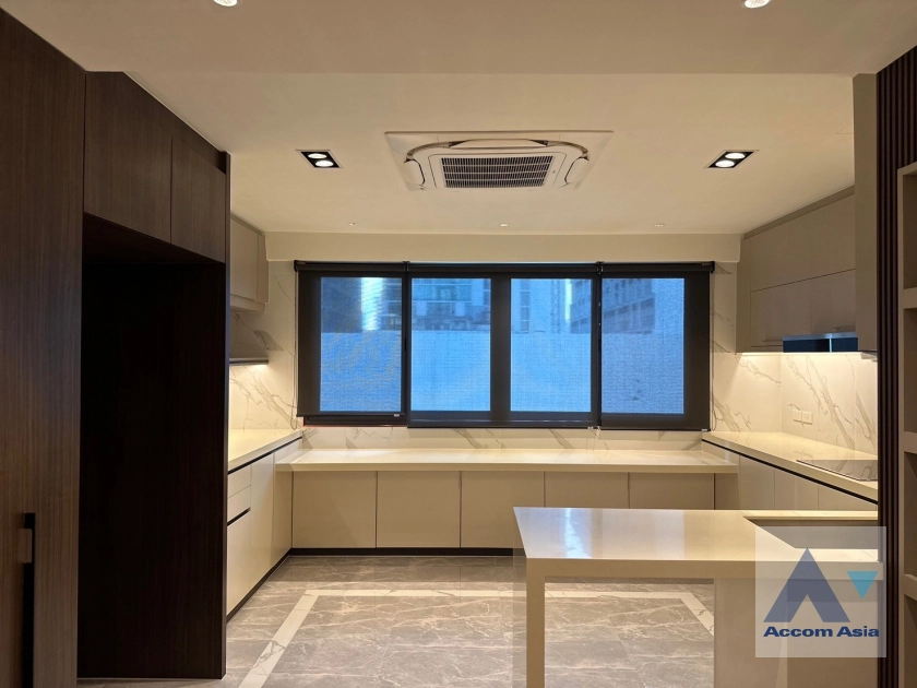  1  3 br Condominium For Sale in Ploenchit ,Bangkok BTS Ploenchit at Ploenchit Terrace AA41811