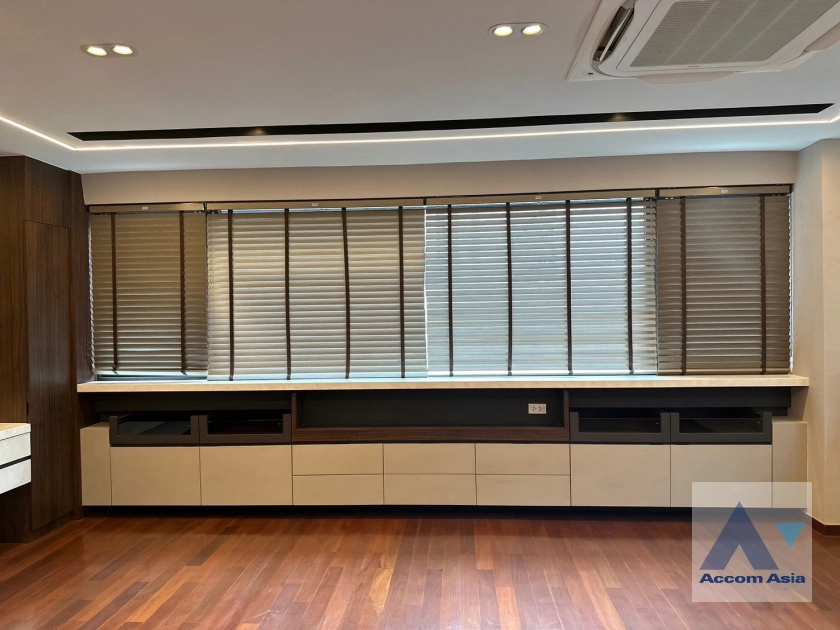 10  3 br Condominium For Sale in Ploenchit ,Bangkok BTS Ploenchit at Ploenchit Terrace AA41811