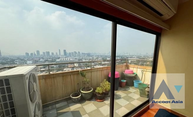 12  3 br Condominium For Sale in Pattanakarn ,Bangkok BTS On Nut at Baan Onnut AA41813