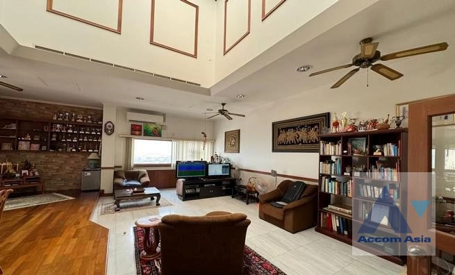 Fully Furnished |  3 Bedrooms  Condominium For Sale in Pattanakarn, Bangkok  near BTS On Nut (AA41813)