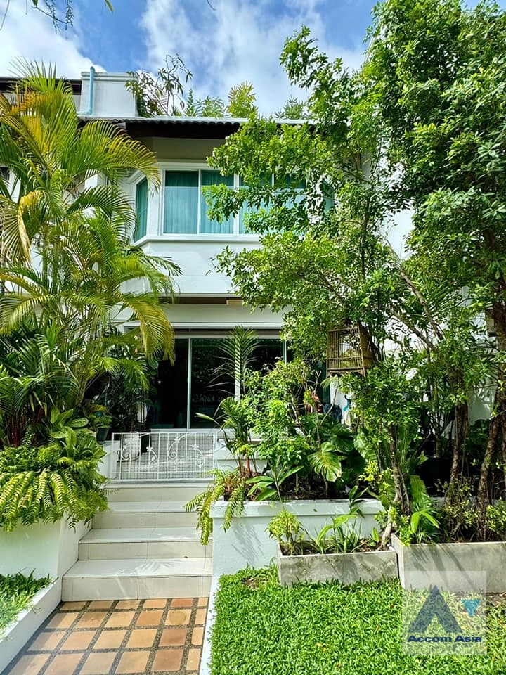 10  4 br Townhouse For Sale in Sukhumvit ,Bangkok MRT Khlong Toei at Natural Place AA41816