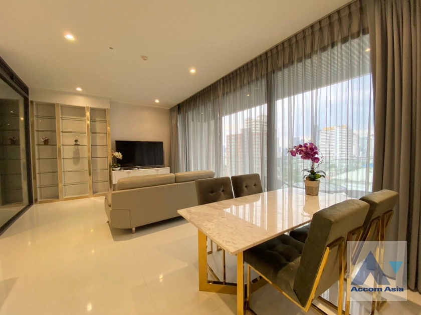  2 Bedrooms  Condominium For Rent in Sukhumvit, Bangkok  near BTS Phrom Phong (AA41818)