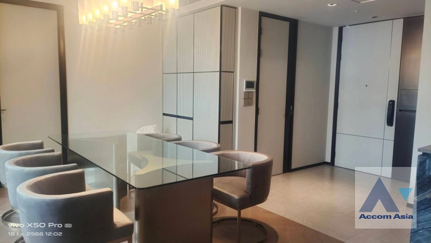  2 Bedrooms  Condominium For Rent in Sukhumvit, Bangkok  near BTS Ekkamai (AA41820)