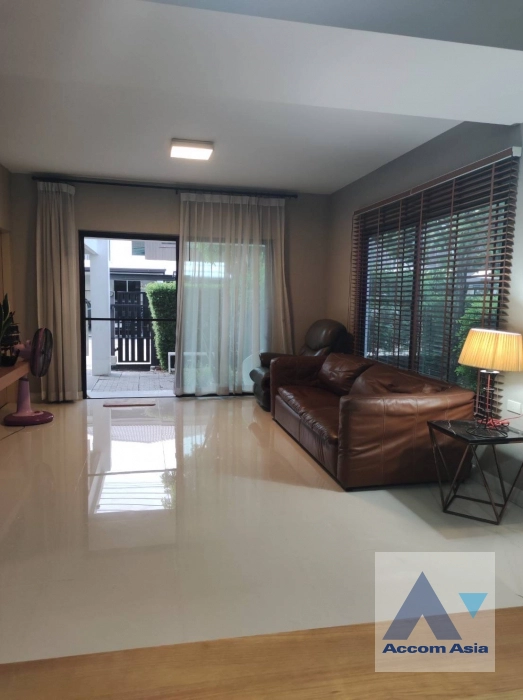  4 Bedrooms  House For Rent in Samutprakan, Samutprakan  (AA41824)