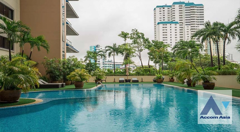  3 Bedrooms  Apartment For Rent in Sukhumvit, Bangkok  near BTS Asok - MRT Sukhumvit (AA41830)