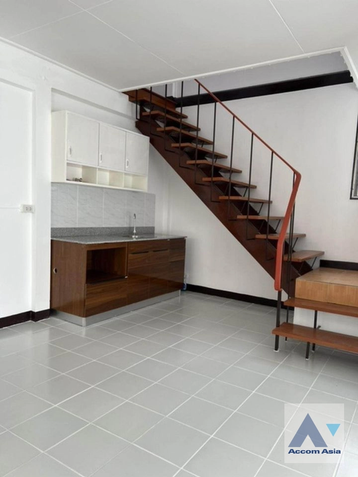 17  4 br House For Rent in phaholyothin ,Bangkok MRT Lat Phrao AA41843