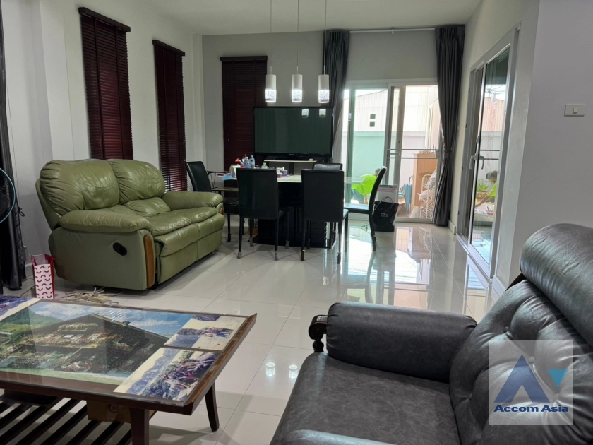 Home Office |  5 Bedrooms  House For Rent in Sukhumvit, Bangkok  near BTS Phra khanong (AA41850)