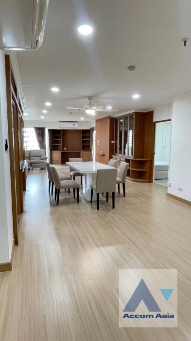  3 Bedrooms  Condominium For Rent in Sukhumvit, Bangkok  near BTS Thong Lo (AA41864)