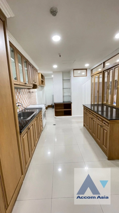  3 Bedrooms  Condominium For Rent in Sukhumvit, Bangkok  near BTS Thong Lo (AA41864)