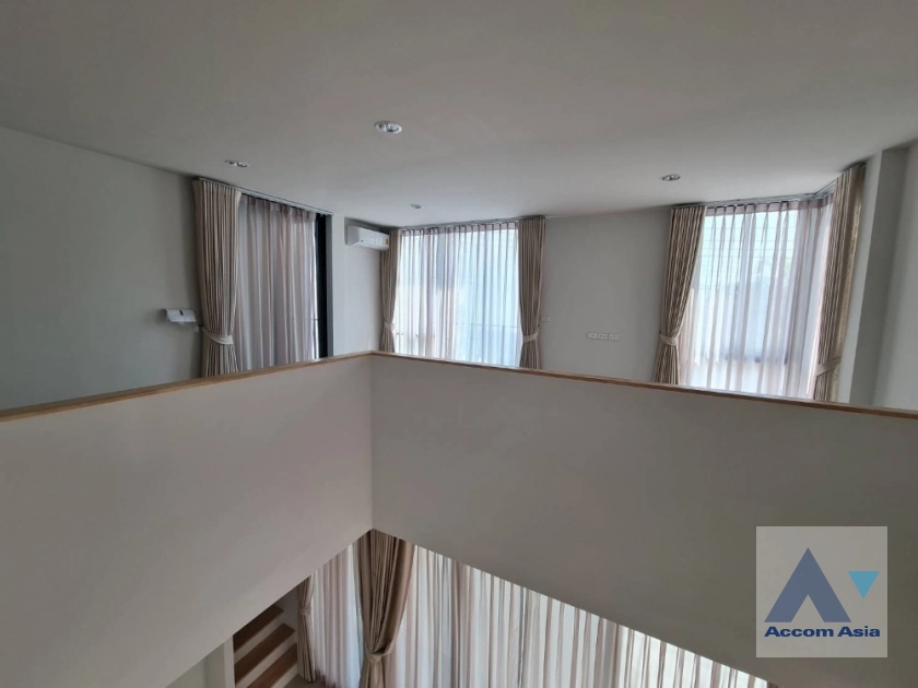 5  3 br Townhouse For Rent in Phaholyothin ,Bangkok  at Nue Connex Don Mueang AA41866