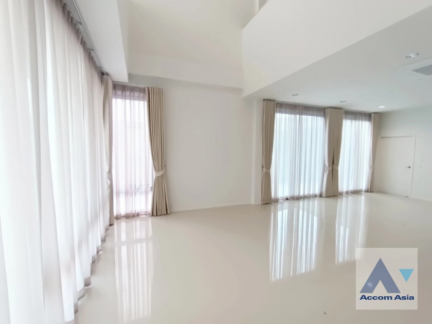 8  3 br Townhouse For Rent in Phaholyothin ,Bangkok  at Nue Connex Don Mueang AA41866