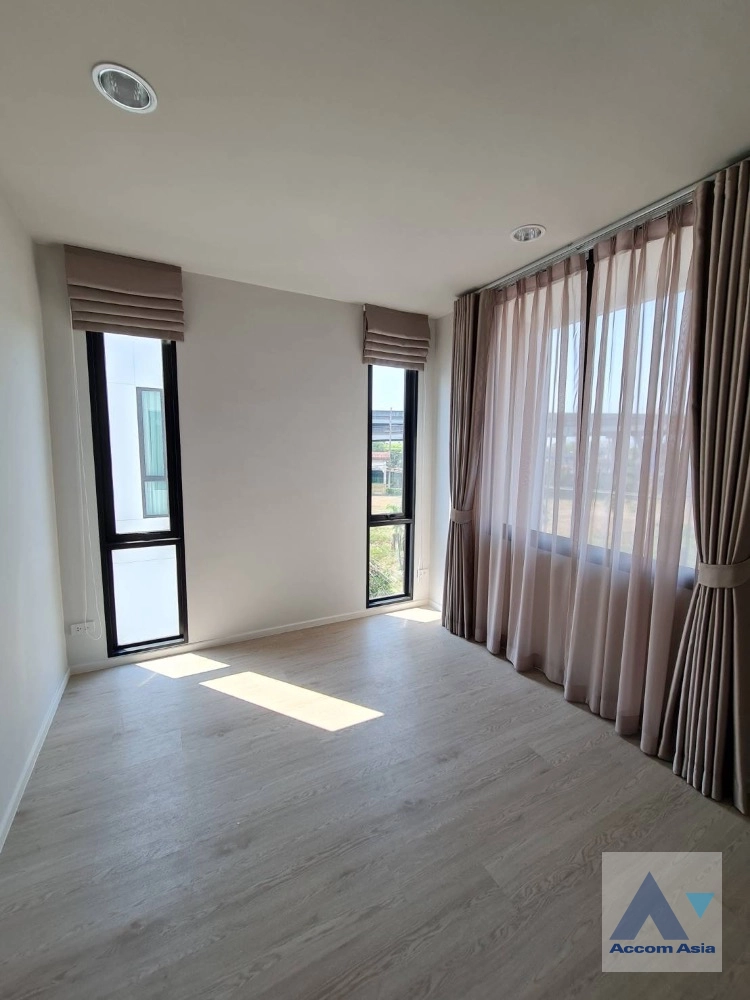 11  3 br Townhouse For Rent in Phaholyothin ,Bangkok  at Nue Connex Don Mueang AA41866