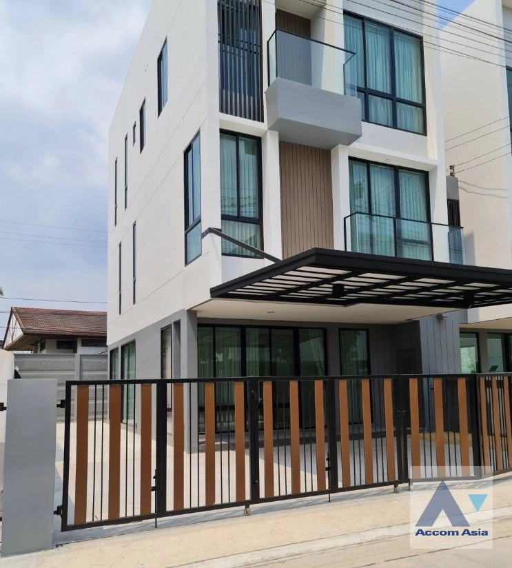  Nue Connex Don Mueang Townhouse  3 Bedroom for Rent   in Phaholyothin Bangkok