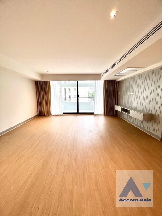  3 Bedrooms  Apartment For Rent in Sukhumvit, Bangkok  near BTS Asok - MRT Sukhumvit (AA41870)