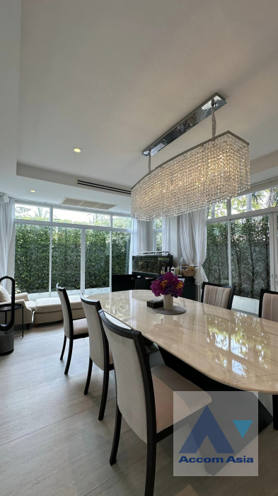  4 Bedrooms  House For Sale in Sukhumvit, Bangkok  (AA41871)