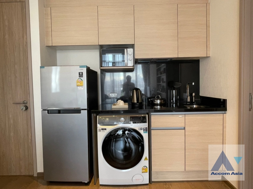  2 Bedrooms  Condominium For Rent in Sukhumvit, Bangkok  near BTS Phrom Phong (AA41873)