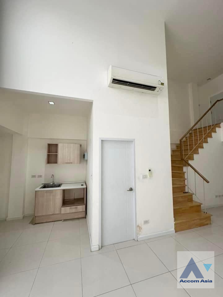 4  4 br Townhouse For Rent in Samutprakan ,Samutprakan  at Y Residence Sukhumvit 113 AA41880