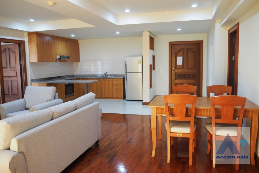  2 Bedrooms  Apartment For Rent in Ploenchit, Bangkok  near BTS Ploenchit (AA41883)