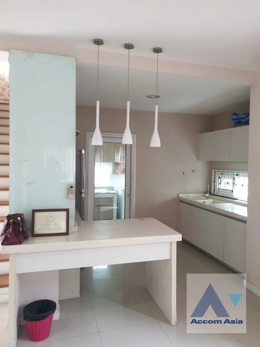  3 Bedrooms  House For Rent in Samutprakan, Samutprakan  (AA41886)