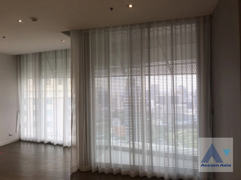 7  2 br Condominium For Sale in Ploenchit ,Bangkok BTS Ratchadamri at Magnolias Ratchadamri Boulevard AA41891