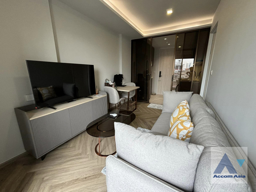  1 Bedroom  Condominium For Rent in Sukhumvit, Bangkok  near BTS Thong Lo (AA41897)