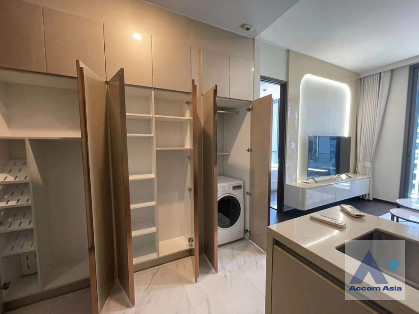 Corner Unit |  1 Bedroom  Condominium For Rent in Sukhumvit, Bangkok  near BTS Phrom Phong (AA41915)