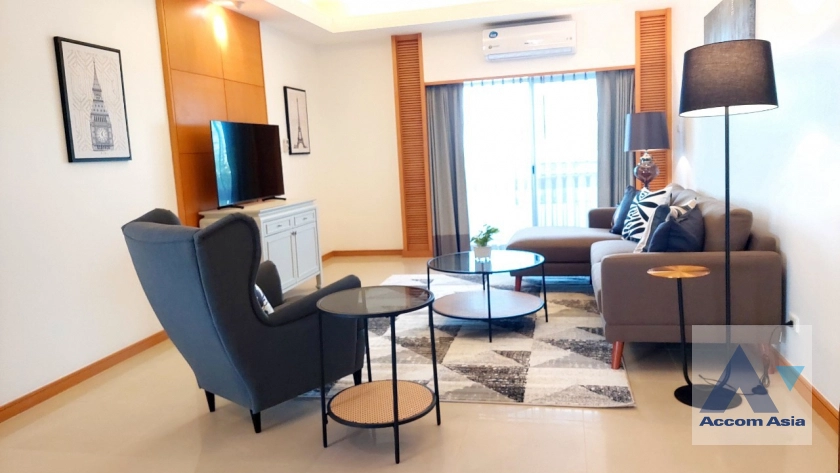  3 Bedrooms  Apartment For Rent in Sathorn, Bangkok  near MRT Lumphini (AA41929)