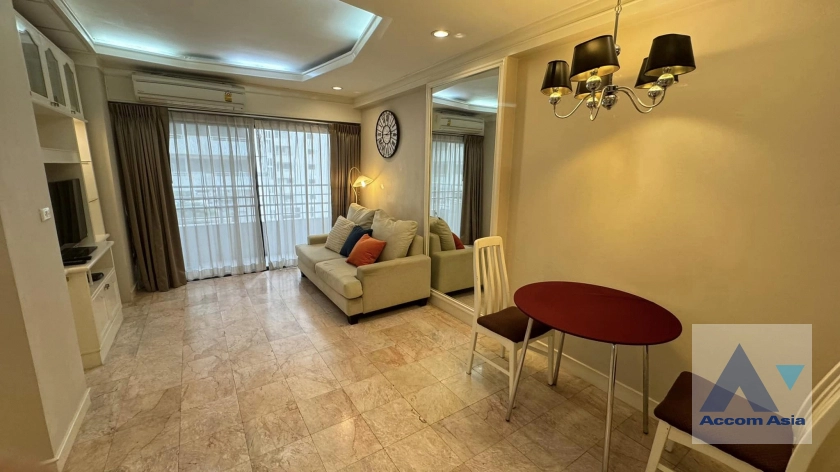  1 Bedroom  Condominium For Rent in Sukhumvit, Bangkok  near BTS Nana (AA41930)