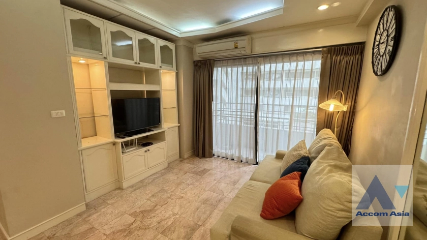  1 Bedroom  Condominium For Rent in Sukhumvit, Bangkok  near BTS Nana (AA41930)