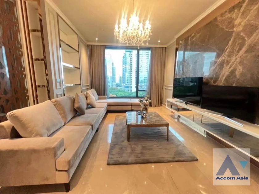  2 Bedrooms  Condominium For Rent in Ploenchit, Bangkok  near BTS Ratchadamri (AA41935)