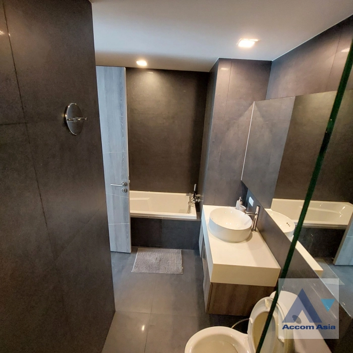 18  2 br Condominium For Rent in Sukhumvit ,Bangkok MRT Queen Sirikit National Convention Center at Trapezo Sukhumvit 16 AA41941