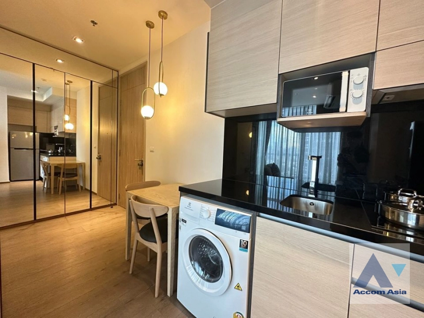  1 Bedroom  Condominium For Rent in Sukhumvit, Bangkok  near BTS Phrom Phong (AA41942)