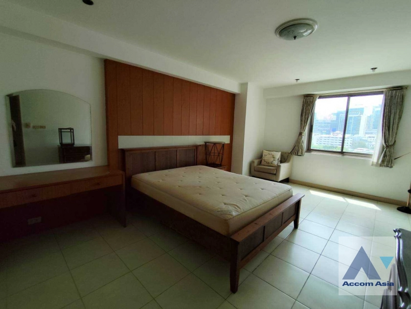  3 Bedrooms  Condominium For Sale in Sukhumvit, Bangkok  near BTS Phrom Phong (AA41943)