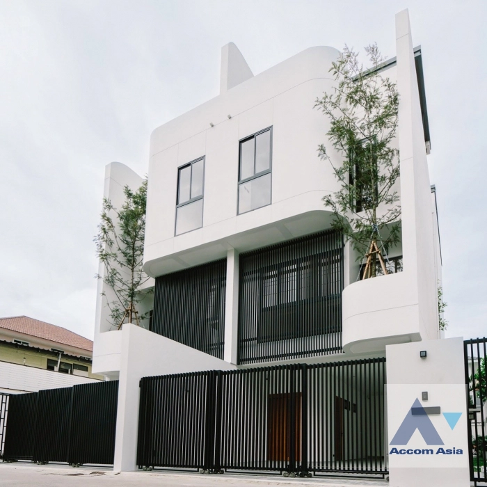  1  3 br House For Sale in Sukhumvit ,Bangkok BTS Punnawithi at THE SHADE 101 AA41945